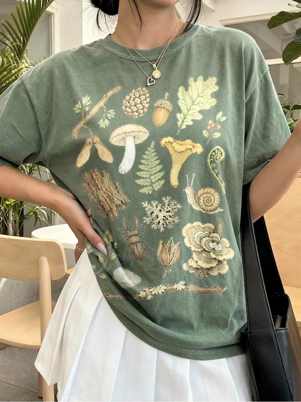 Botanical and Mushroom Graphic Short Sleeve Tee in Green